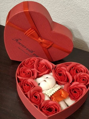 Gift Box Heart with 10 artificial roses and teddy bear new
