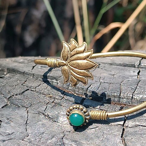 Brass bracelet with aventurine new, adjustable size