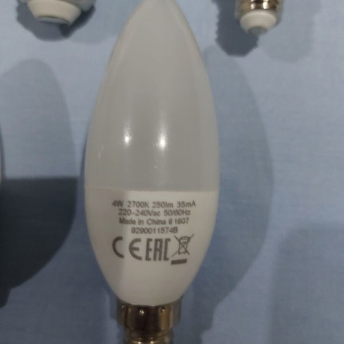 Led bulbs like new, pack of 5, 2 E27 and 3 E14