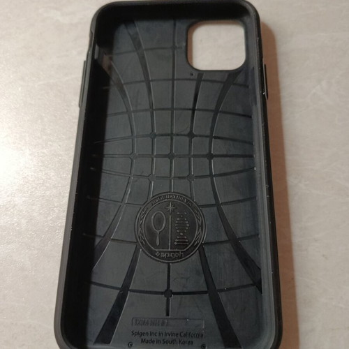 Spigen 11 Pro Max Case like new