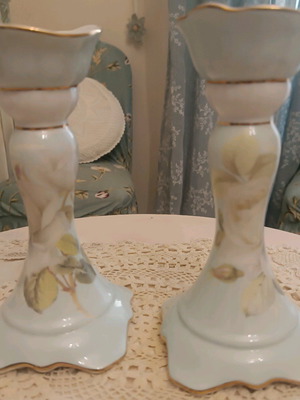 Set of 2 porcelain candlesticks Oriana Ferelli like new, romantic vintage style