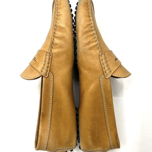 Tod's beige leather gommino flats used