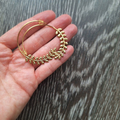 Hoop earrings new, gold color, 4cm diameter
