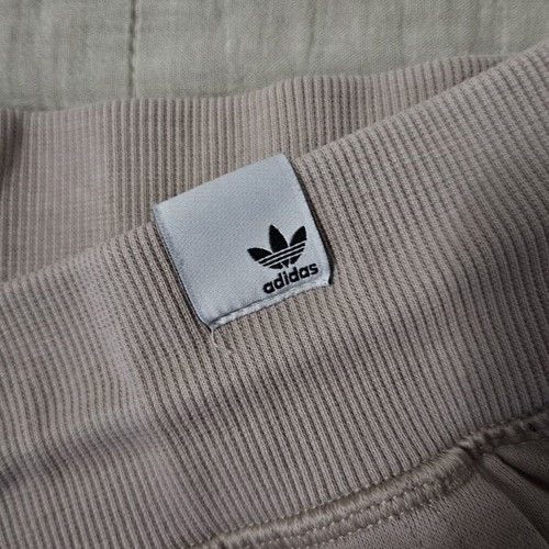 Adidas women's baggy tracksuit pants Small like new, beige pink