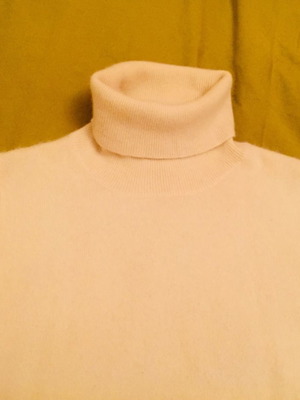 Πουλοβέρ κασμιρένιο αμάνικο ζιβάγκο Benetton άσπρο μέγεθος M/L σε άριστη κατάσταση