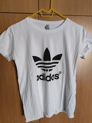 Adidas T-shirt μεταχειρισμένο, μέγεθος XS, μαύρο και άσπρο