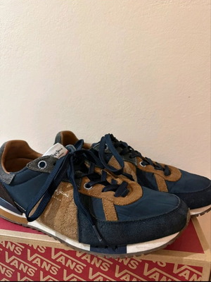 Pepe Jeans men's sneakers like new, size 42