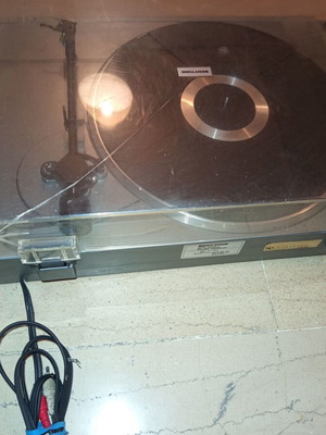 Benytone M2600P record player used, needs belt and needle