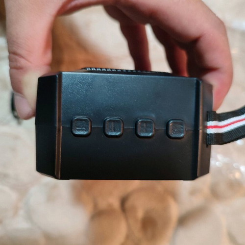 Wireless speaker with solar panel and flashlight new
