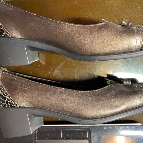 Boxer brown pumps new, size 37
