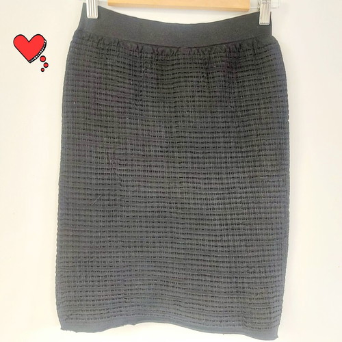 Pencil skirt black textured design stretch fabric size M used