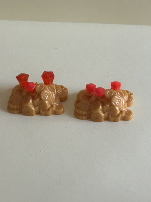 Playmobil treasure pile with red diamonds like new