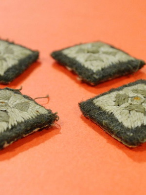 British embroidered fabric lieutenant rank insignia used WWI and WWII