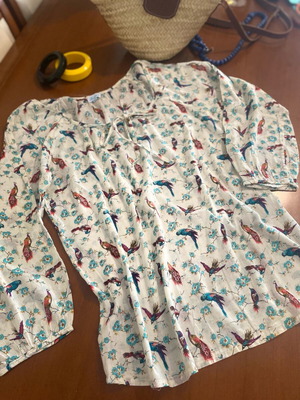 Turquoise cotton kaftan blouse with bird print