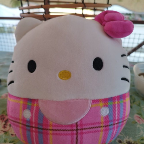 Hello Kitty Squeeze Mellon plush toy like new