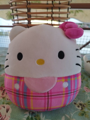 Hello Kitty Squeeze Mellon plush toy like new