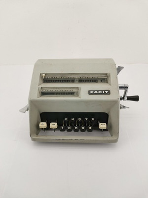 Facit AB old calculator used, functional