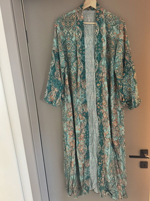 Lorraine kimono Iraida like new, multicolor, with belt
