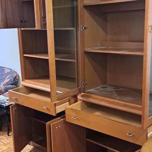 Composition cabinet with showcase and interior lighting, set of 4, like new