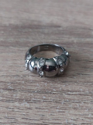Dyrberg/Kern crystal ring like new, silver