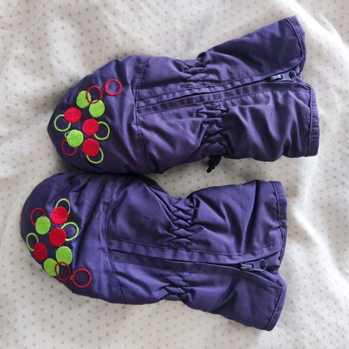 Children's gloves 2-3 years like new, purple