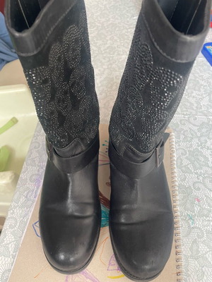 Ioannis leather boots used, size 39, black with rhinestones