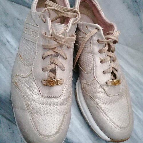 Toutounis women's athletic shoes used, beige with gold details