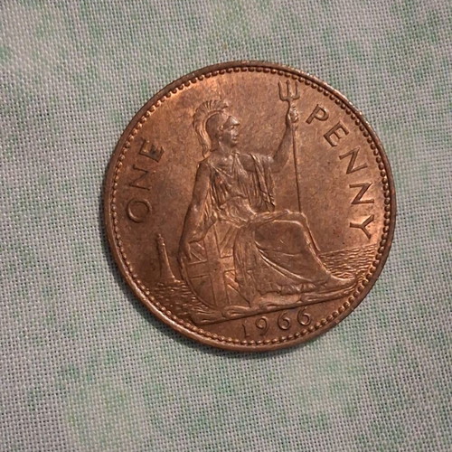 Queen Elizabeth II 1966 England Penny coin