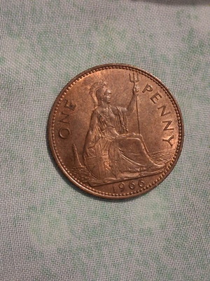 Queen Elizabeth II 1966 England Penny coin