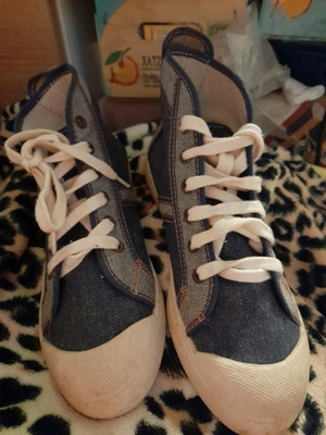 Αθλητικά τζην μποτάκια Νο 37 σαν καινούργια, ελληνικής κατασκευής