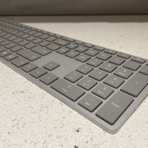 Microsoft Surface Bluetooth Keyboard German layout, like new, wireless