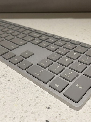 Microsoft Surface Bluetooth Keyboard German layout, like new, wireless