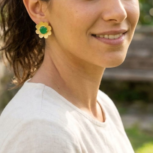 Earrings with green stone new, gold-plated hypoallergenic brass flower design