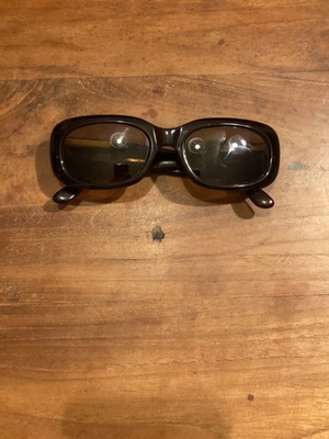Gianni Versace vintage women's sunglasses MOD. 634, black