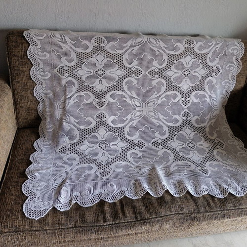 Handmade tablecloth like new