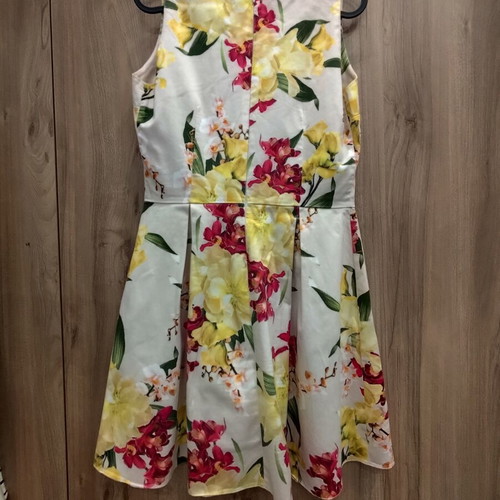 Forever Young Mini Floral Cocktail Dress like new, size M