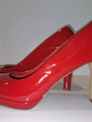 Tamaris pumps bordeaux like new, size 42, 9.5 cm heel