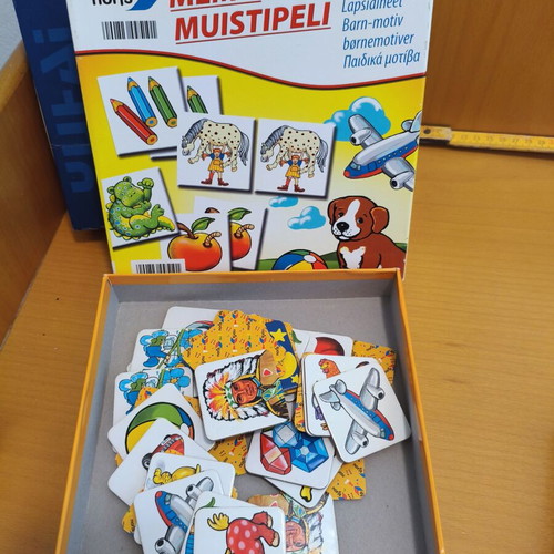 Educational toy set like new with domino, puzzle and memory cards