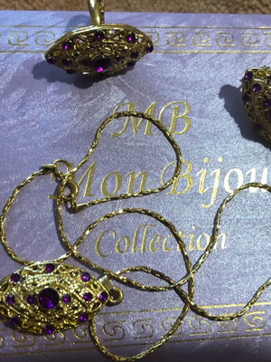 Комплект бижута с часовник нов, златист и лилав