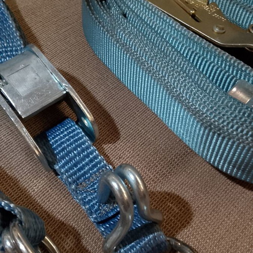 Ratchet strap like new, approx. 6 meters with 2.5 meters gift