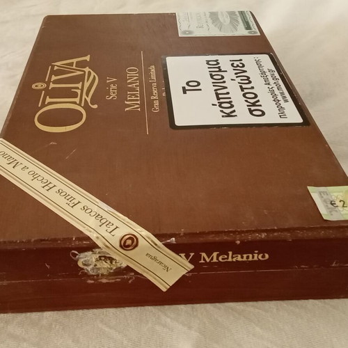 Oliva Melanio Serie V Gran Reserva Limitada Robusto wooden cigar box used