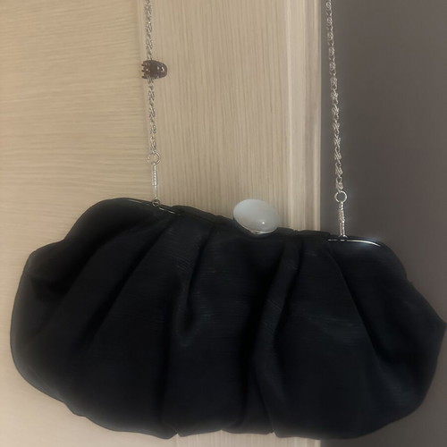 Clutch satin with white pearl and removable silver shoulder chain like new