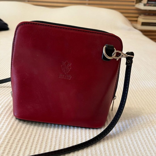 Vera Pelle red crossbody bag like new