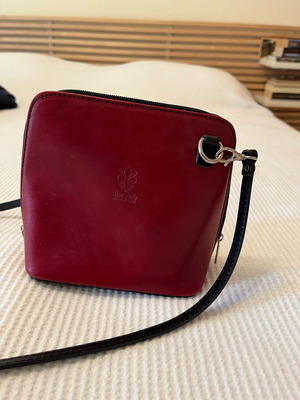 Vera Pelle red crossbody bag like new