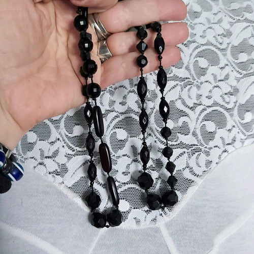 Necklaces and chokers like new, set of 4 pieces