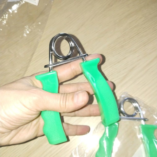 Hand Strengtheners new, set of 2, green color