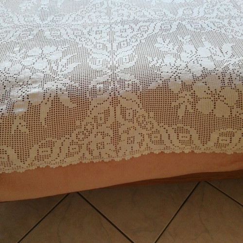 Knitted handmade crochet blanket new, dimensions 1.80x2.30 cm