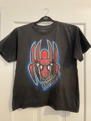 Universal Studios Kids Spider-Man Youth XL κόκκινη μπλούζα με σχέδιο μεταχειρισμένη