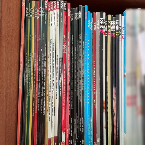Sonik magazine collection like new, 35+ issues