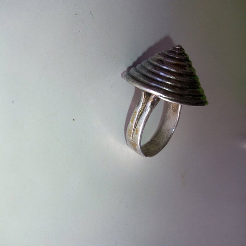 Silver 925 ring with spiral design like new
